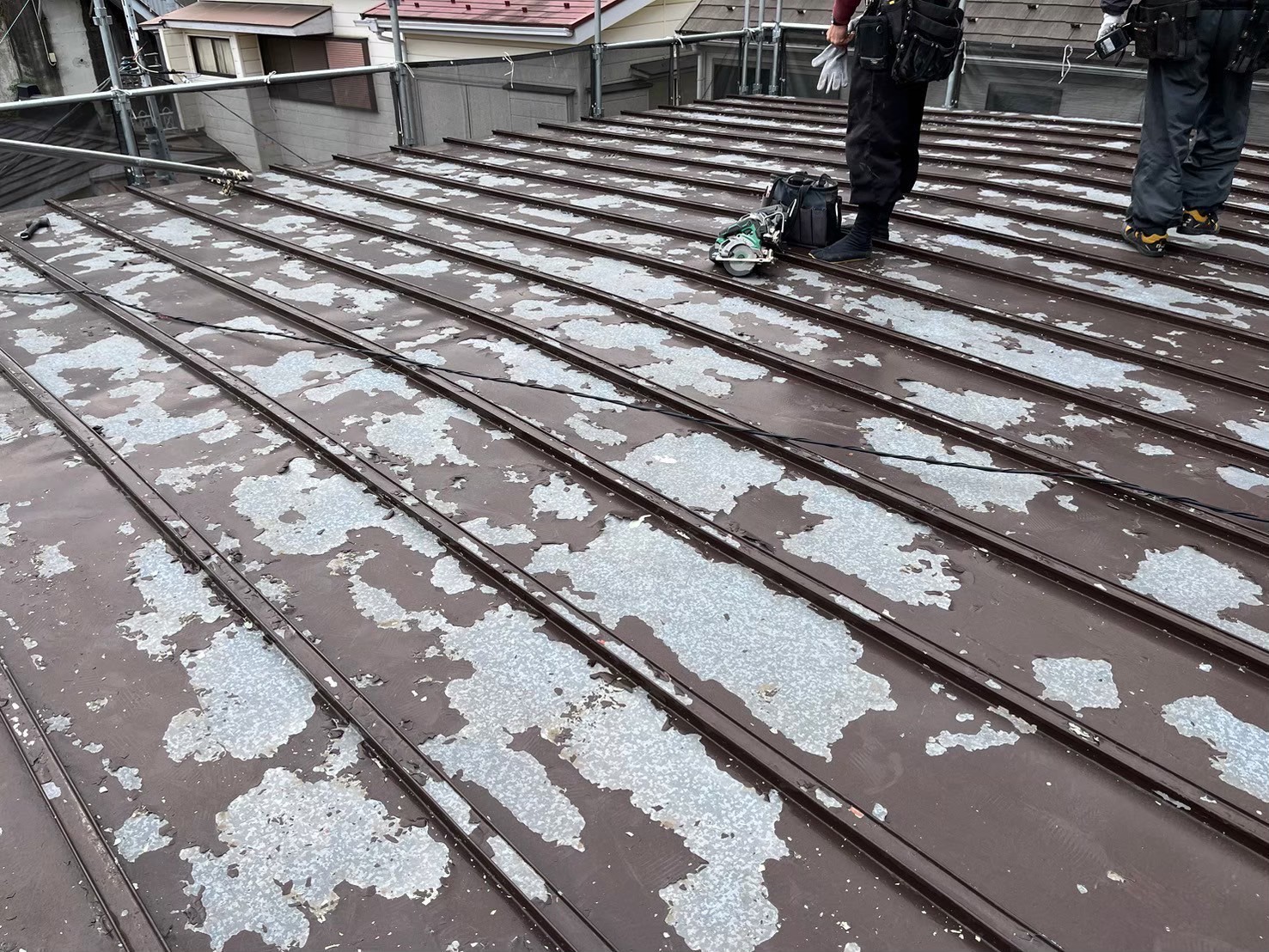 瓦棒から瓦棒へ